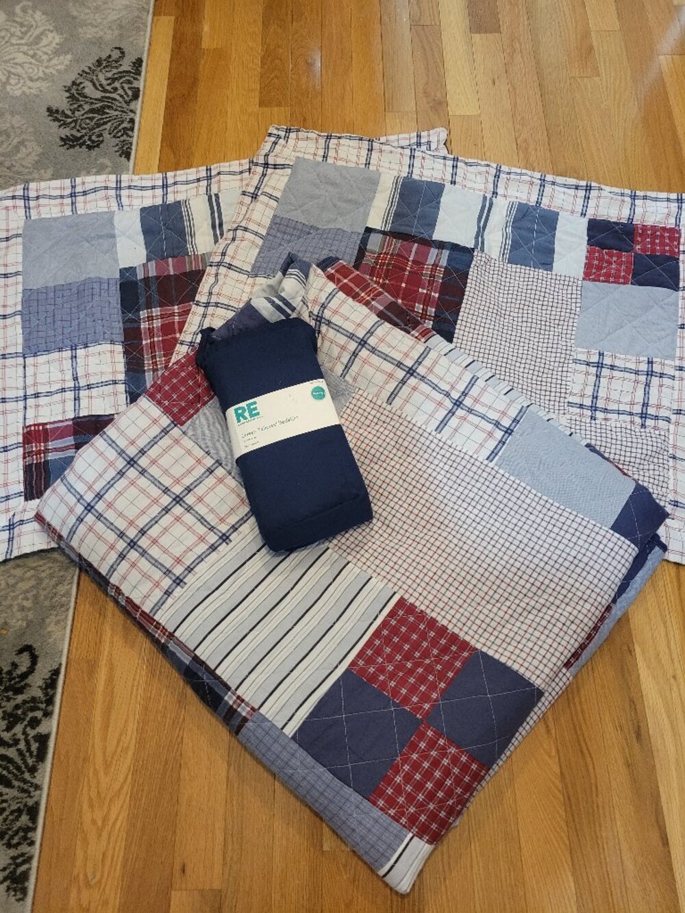 Queen size quilt comforter set